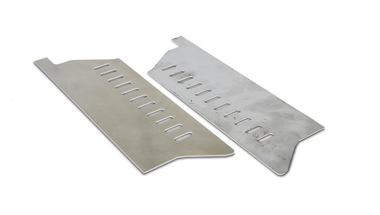 Thin metal parts before and after deburring with the EdgeRacer®