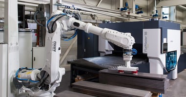 Les robots rendent le planage et l'ébavurage encore plus productifs
