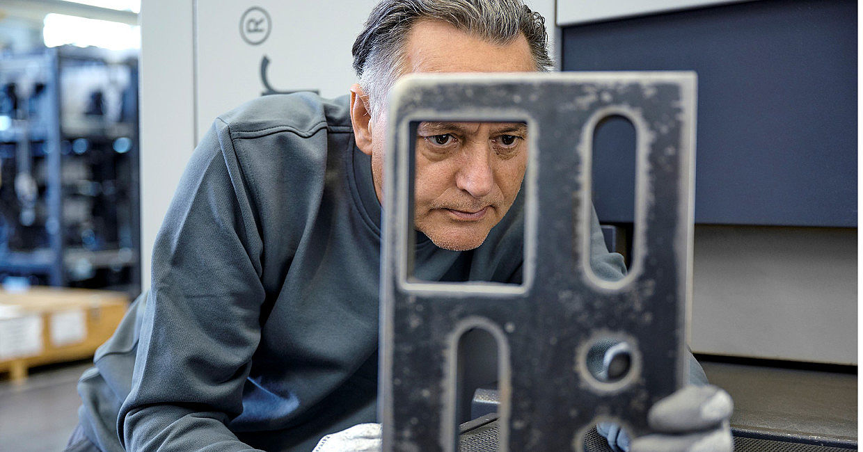 7 situations when you should deburr your sheet metal parts
