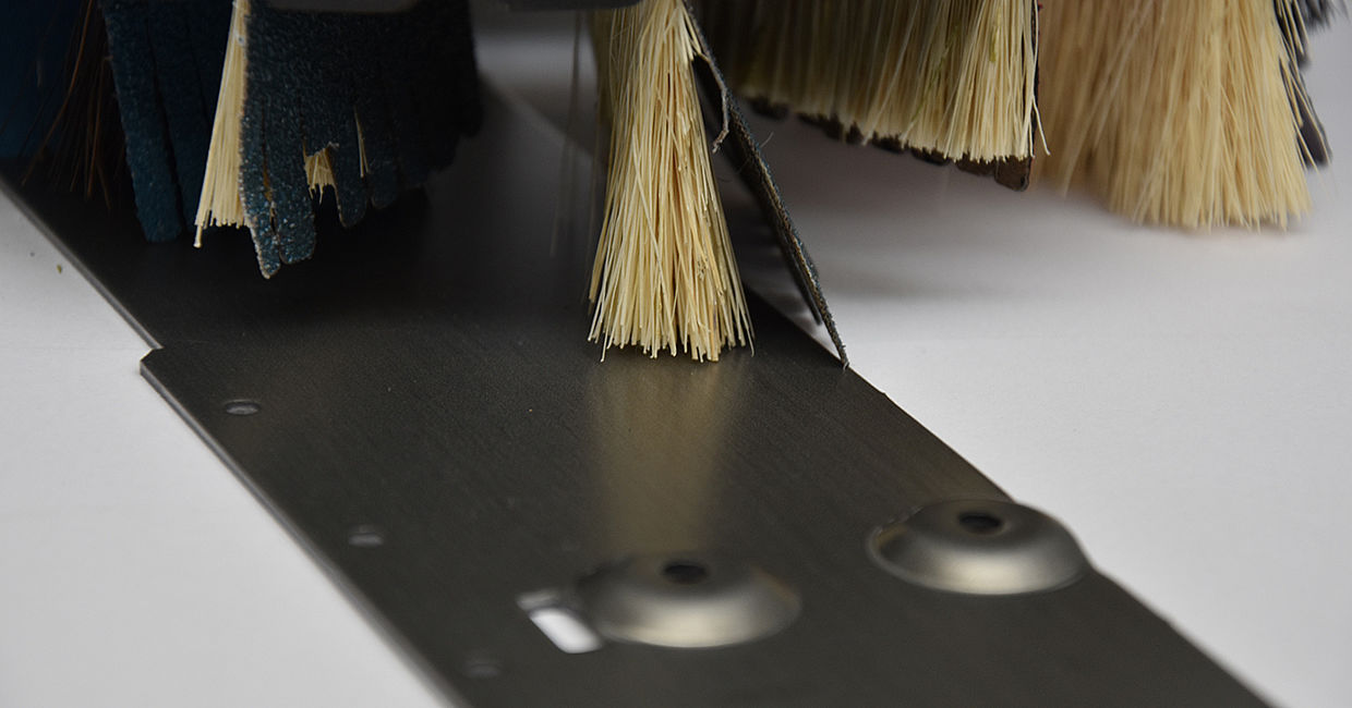 Single or double-sided deburring – what is useful in which situation
