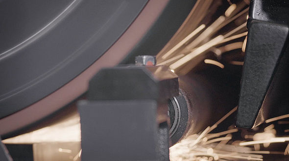 ARKU EdgeBreaker® : Ébavurage avec le meulage