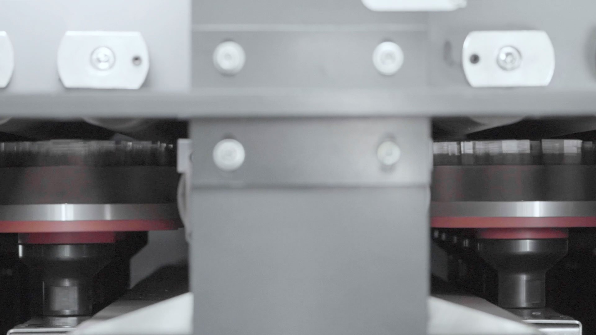 ARKU EdgeBreaker® : L’ébavurage avec des pins