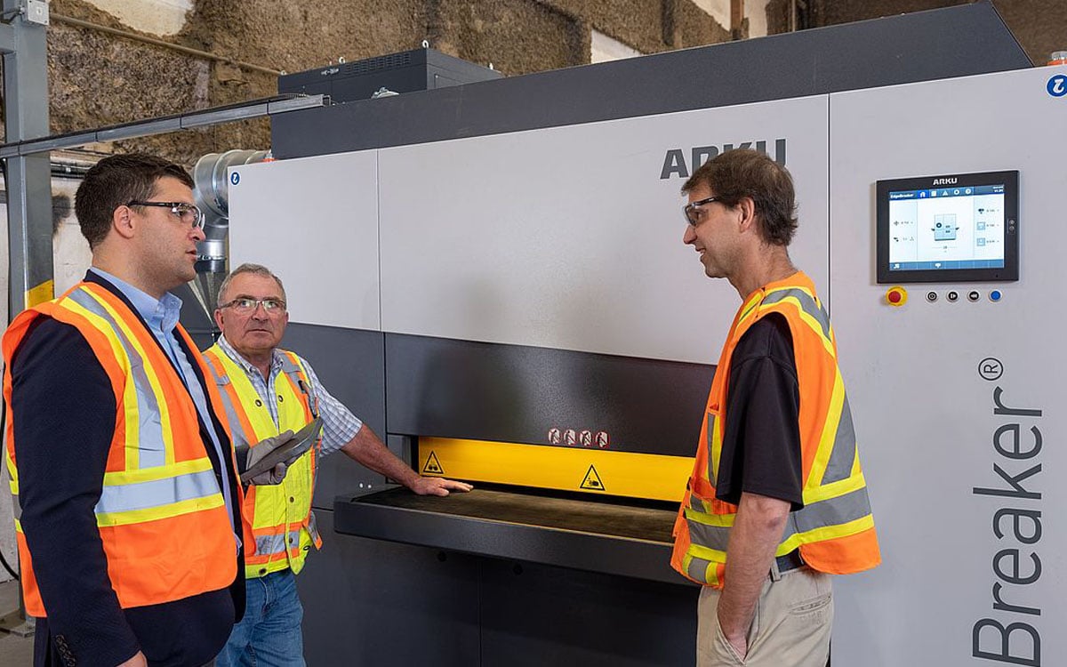 optimil-team-deburring-machine